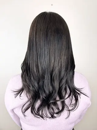 ロング トモタニ ミオのヘアスタイル