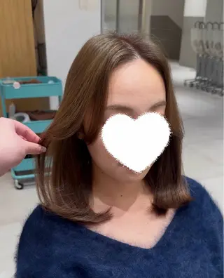 ミディアム 内田 志乃のヘアスタイル