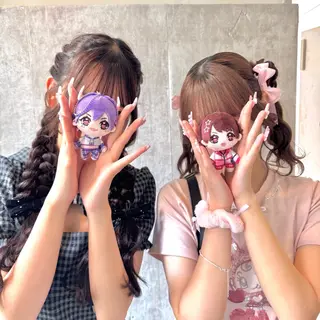 ヘアアレンジ ヘアメ🎀推しカラー 🥣横浜/しほ🧸のヘアスタイル