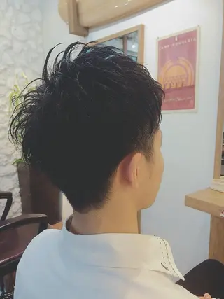ショート パーマ メンズ 菊池 貢平のヘアスタイル