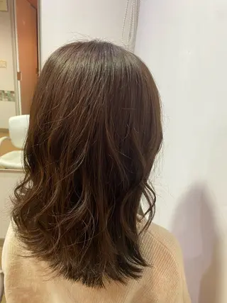 ミディアム 西川 礼菜のヘアスタイル