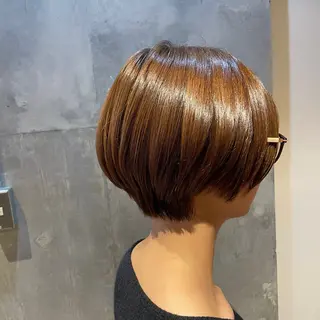 ショート 中村 友香🧸 ブリーチ/艶髪カラーのヘアスタイル