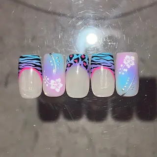 ネイル くれは🩵💙 PINS16のネイルデザイン