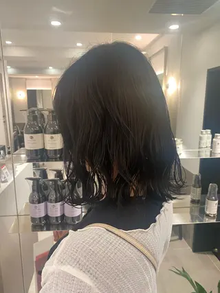 ミディアム ミオ💎ショート 透ける暗髪のヘアスタイル