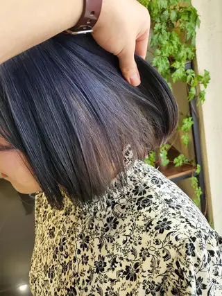 ショート カラー ハイトーン/レイヤー 似合わせ・ユキノのヘアスタイル