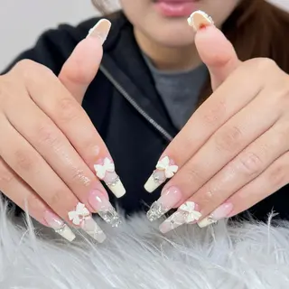 ネイル T.Lee Nail Lilyのネイルデザイン