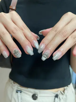 ネイル はばすみれ🎀ﾈｲﾙ 光ﾌｪｲｼｬﾙ ﾍｱのネイルデザイン