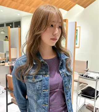 ロング カラー レイヤーカット🐩 透明感カラー モカのヘアスタイル