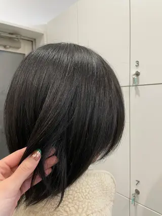 ショート カラー 中根 麻友香のヘアスタイル