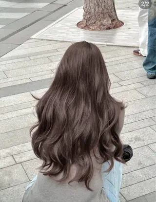 ロング 韓国風レイヤーカラー ライムのヘアスタイル