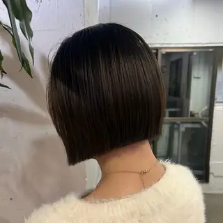 ショート 小顔に見えるボブ 透明感カラー🪽のヘアスタイル