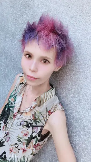 ショート カラー デザインカラーウルフ 宙也のヘアスタイル