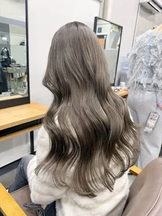 セミロング カラー AiM 大名　似合わせカットのヘアスタイル