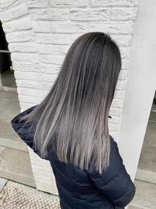 セミロング バレイヤージュ 隅中秀弥のヘアスタイル