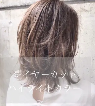 ミディアム カラー AKI アキのヘアスタイル