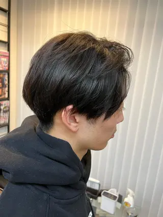 ショート パーマ メンズ 二本木 秀成のヘアスタイル
