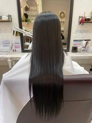 ロング 津田 あかねのヘアスタイル