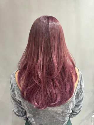 ロング カラー 吉田 美咲のヘアスタイル