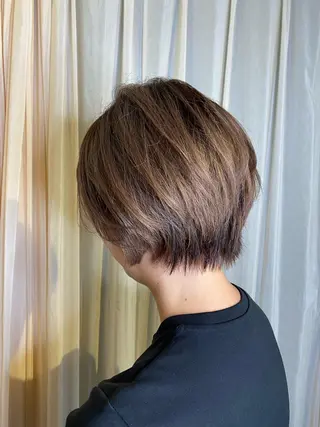 ショート 氏家 桜のヘアスタイル