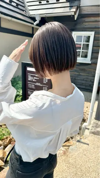 ショート 壁 菜乃葉のヘアスタイル