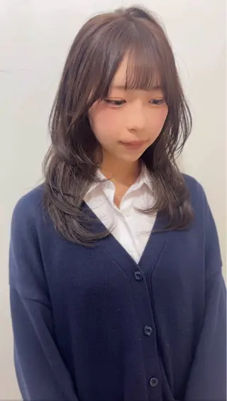 セミロング ブリーチ透明感カラー /レイヤー👗しずかのヘアスタイル