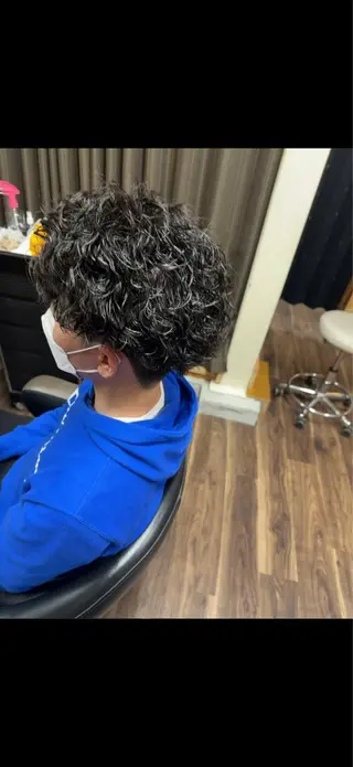 ショート パーマ メンズ 山宮 雅次のヘアスタイル