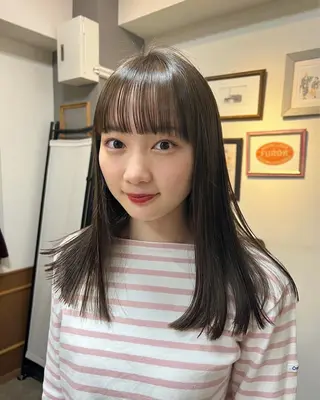 セミロング カラー まろやか透明感カラー ♡MANAのヘアスタイル
