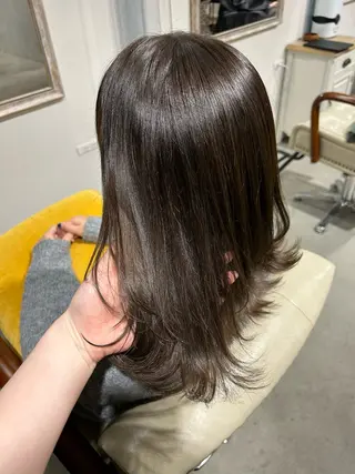 ミディアム カラー 瀬川 夏緒のヘアスタイル