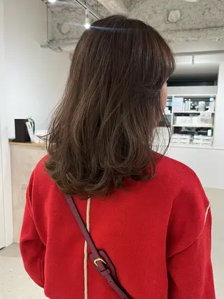 ミディアム 箱崎 凪沙のヘアスタイル