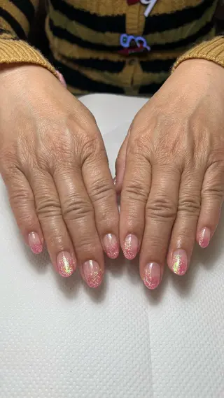 ネイル 名越 彩花のネイルデザイン