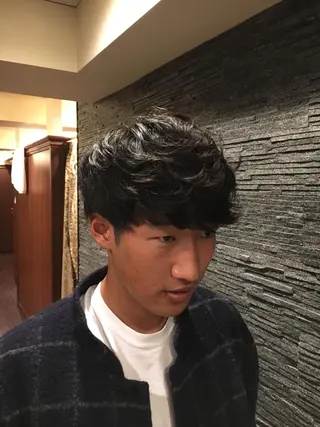 ミディアム メンズ 牧 颯斗のヘアスタイル