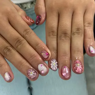 ネイル HINAKO💫 Ouja groupのネイルデザイン