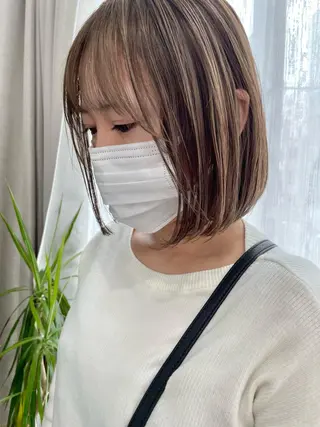 ショート カラー レイヤーカット/透明 感カラー🩵中村友美のヘアスタイル