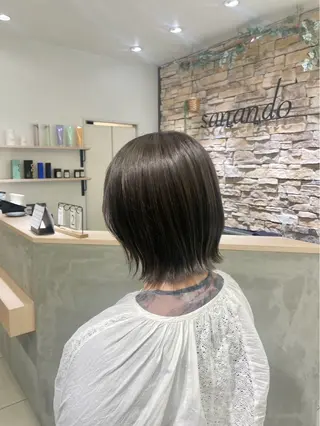 カラー SLASHスラッシュ 辻村  彩華のヘアスタイル