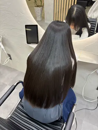 Hz/ヘルツ SHIHOのヘアスタイル