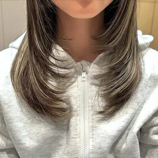 ミディアム 荒木 千琴のヘアスタイル