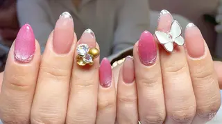 ネイル Mani Nailsのネイルデザイン