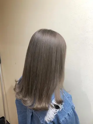 ミディアム カラー 工藤 綾華のヘアスタイル