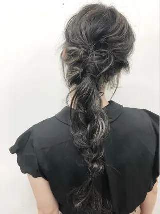 セミロング 艶髪/ハイトーン Sherryのヘアスタイル
