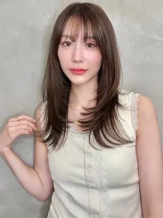 セミロング ブリーチなしWカラー /レイヤー/設樂彩乃のヘアスタイル