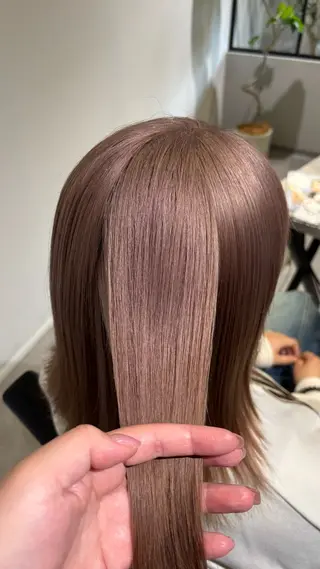 ミディアム YURINO /ボブ ベージュ/ハイトーンのヘアスタイル