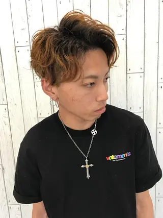 ミディアム カラー パーマ メンズ 🟦メンズパーマ🟦 横浜駅｜小上馬淳司のヘアスタイル