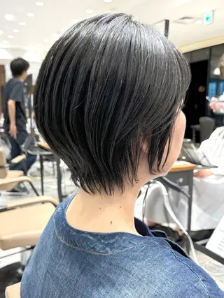 ショート カラー 💍新宿ショート 💍岩田莉奈のヘアスタイル