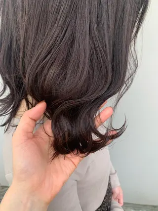 セミロング カラー ayaka 縮毛矯正レイヤーのヘアスタイル