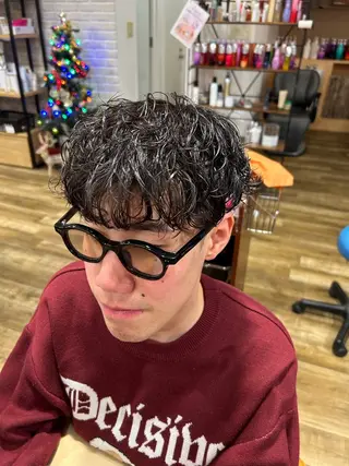 ショート パーマ メンズ 鶴田 将清のヘアスタイル