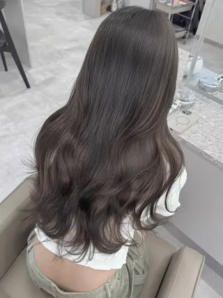 セミロング ハイトーンイヤ リングカラー清水隆央のヘアスタイル