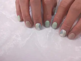 ネイル はばすみれ🎀ﾈｲﾙ 光ﾌｪｲｼｬﾙ ﾍｱのネイルデザイン