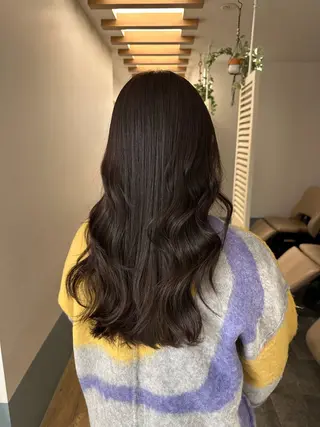 ロング カラー 安丸 結夏のヘアスタイル