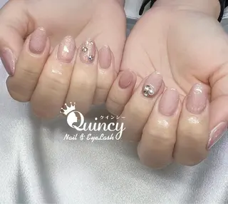 ミディアム Quincy ネイル&アイラッシュのマツエク・マツパデザイン