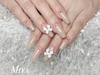 ネイル 🦋 Queenieのネイルデザイン